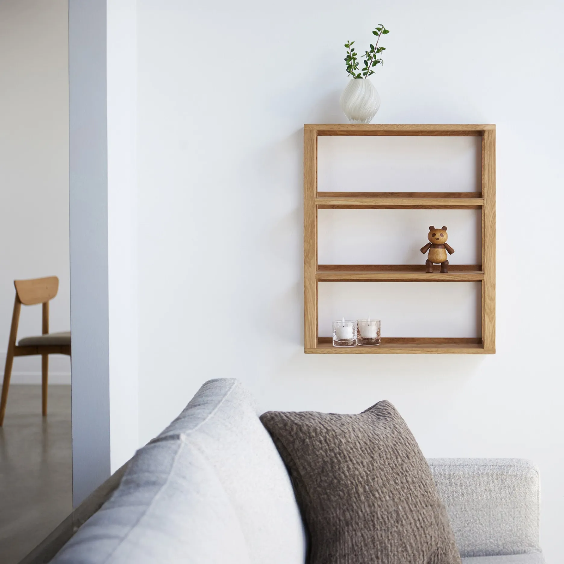 Furniture by Sinnerup Hylder-Akeru II væghylde 3H, FSC-certificeret egetræ