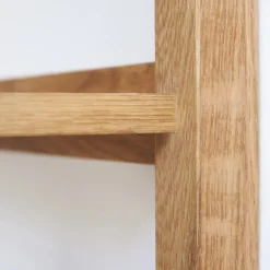 Furniture by Sinnerup Hylder-Akeru II væghylde 3H, FSC-certificeret egetræ