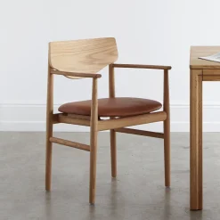 Furniture by Sinnerup Spisebordsstole-Celeste spisebordsstol m. armlæn - Læder