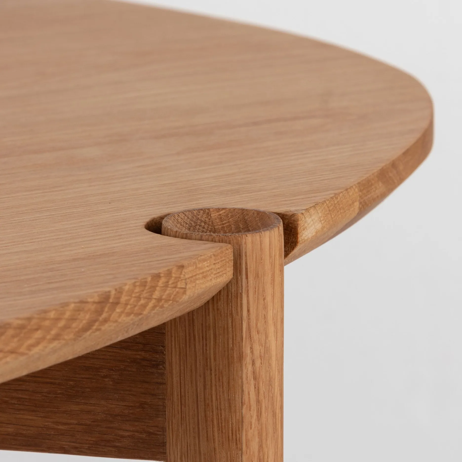 Furniture by Sinnerup Sofaborde-Colo Cross sofabord, FSC certificeret egetræ H43 cm