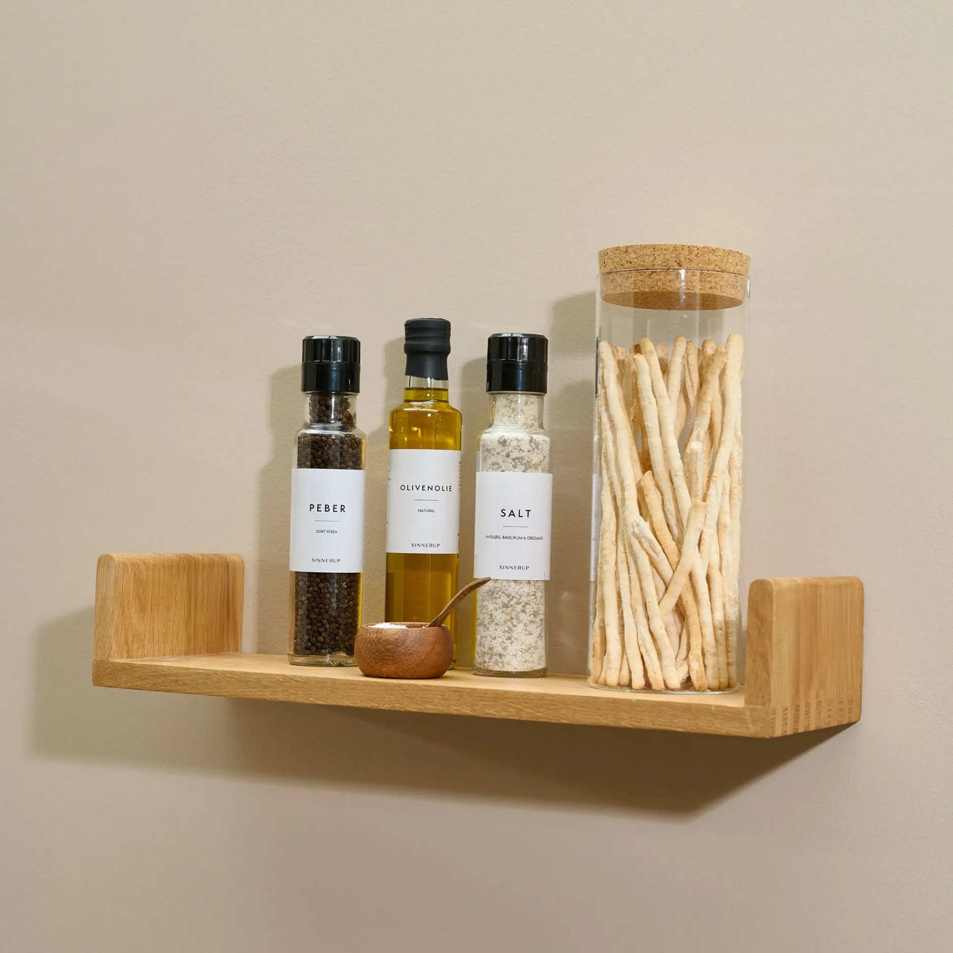 Furniture by Sinnerup Hylder-Keeper II U hylde olieret FSC-certificeret egetræ L50 cm
