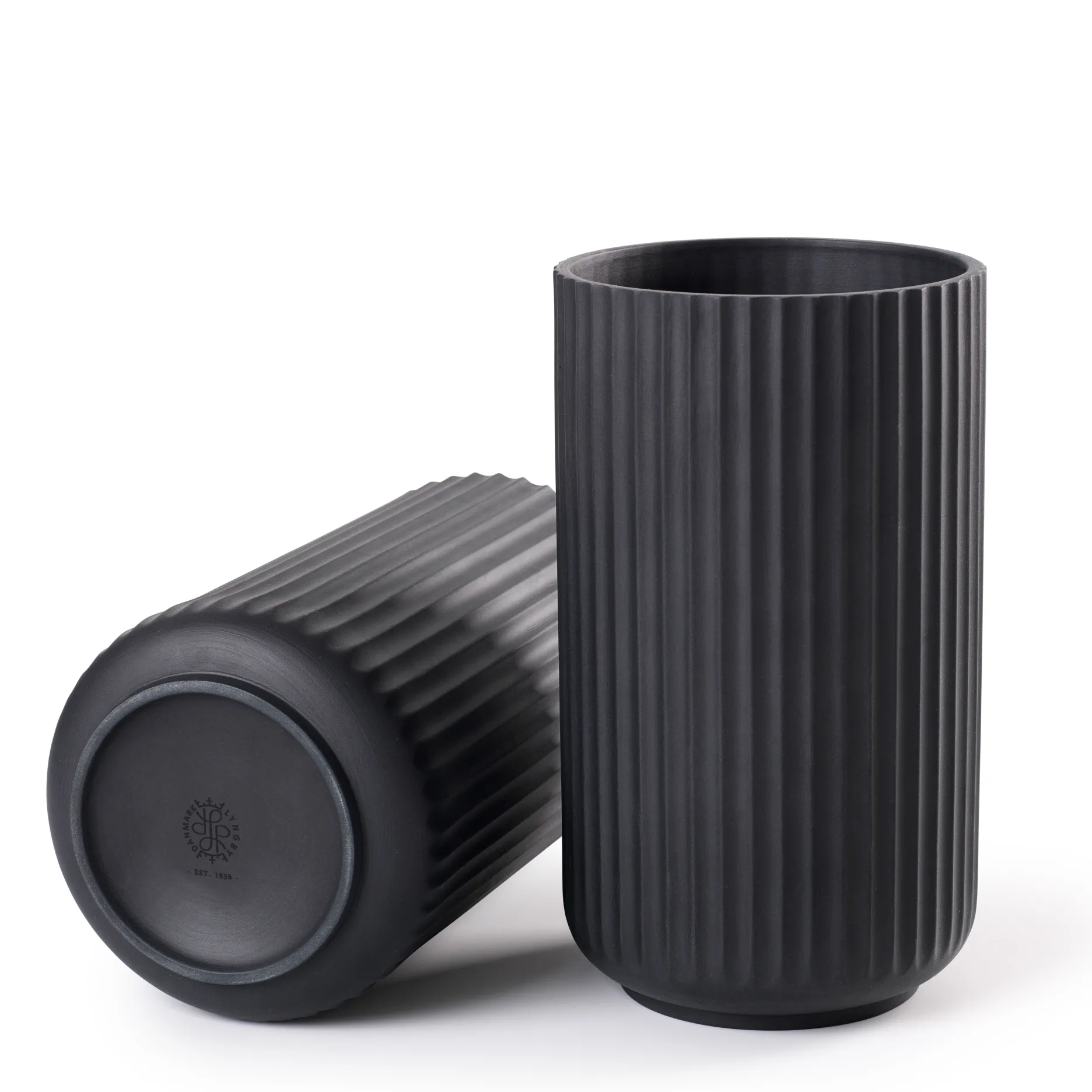 Lyngby Porcelæn Vaser-Lyngby Vase H25 sort porcelæn
