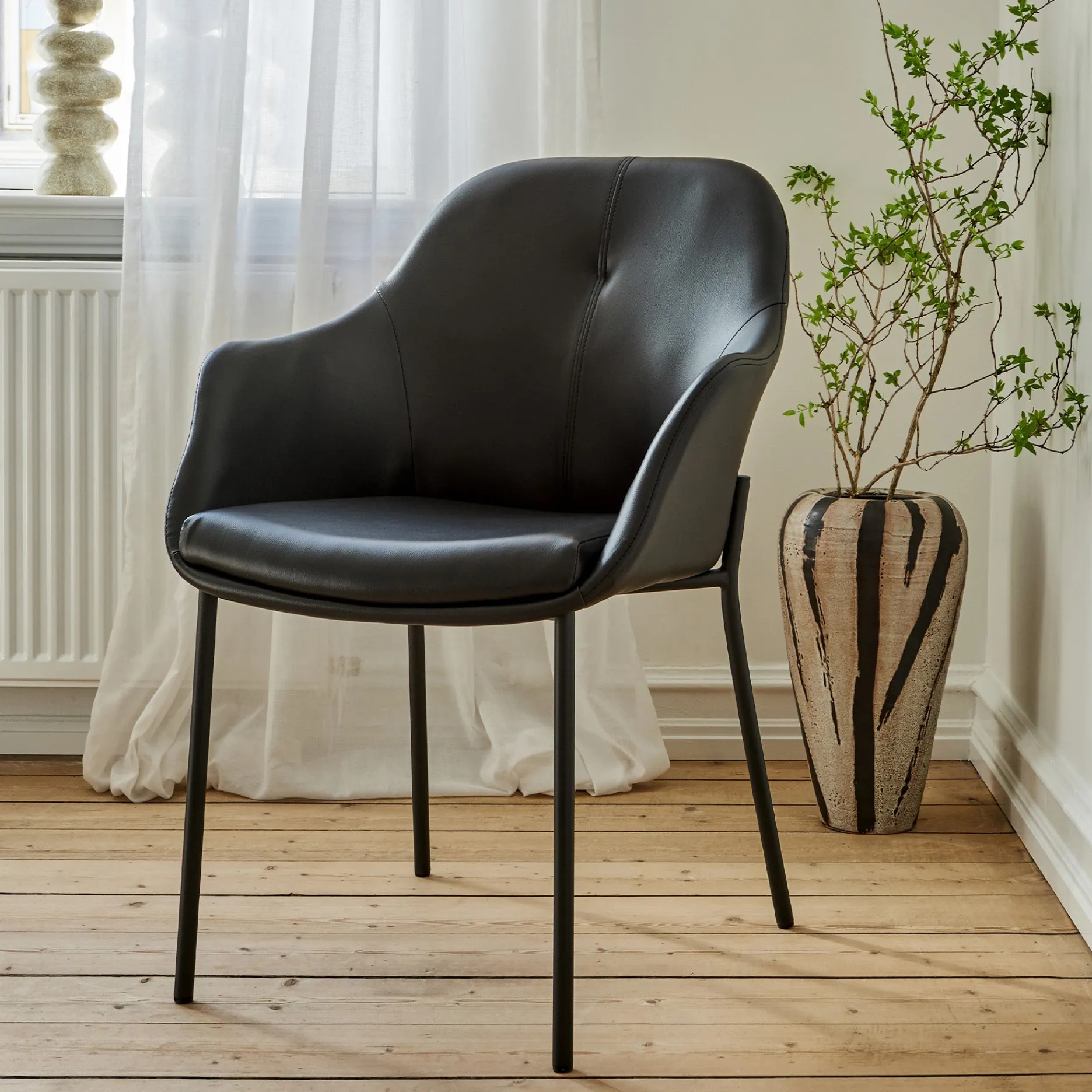 Furniture by Sinnerup Spisebordsstole-New Age spisebordsstol læder m.fast ben