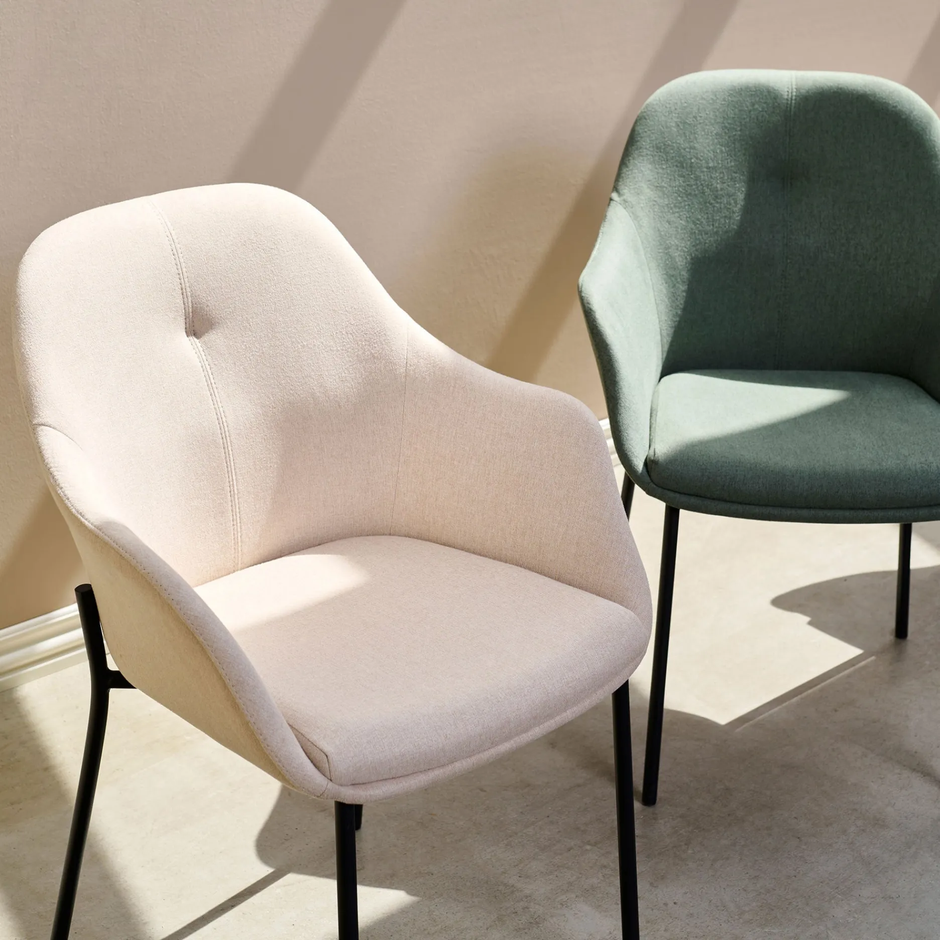 Furniture by Sinnerup Spisebordsstole-New Age spisebordsstol stof m. faste ben