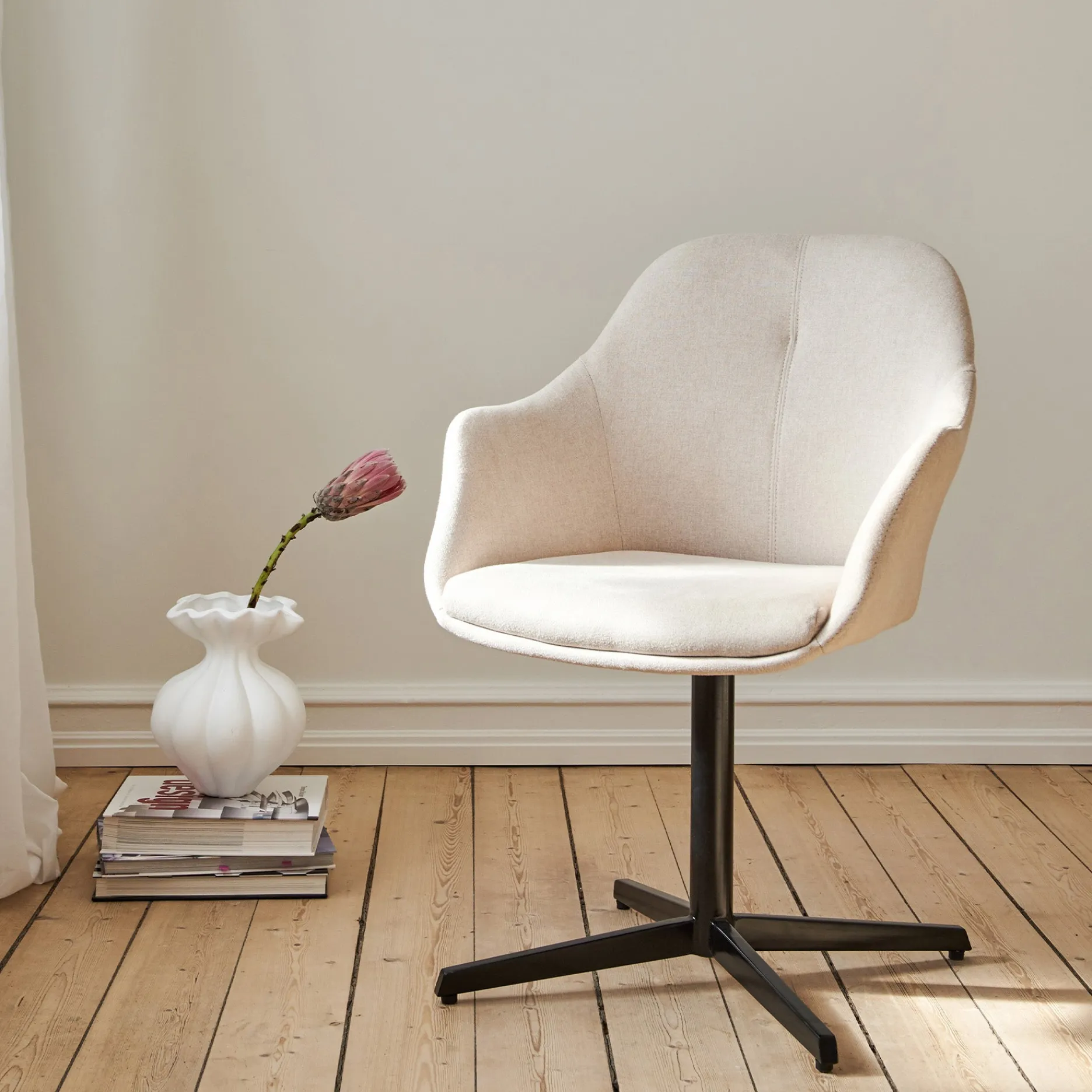 Furniture by Sinnerup Spisebordsstole-New Age stof m. drejefod