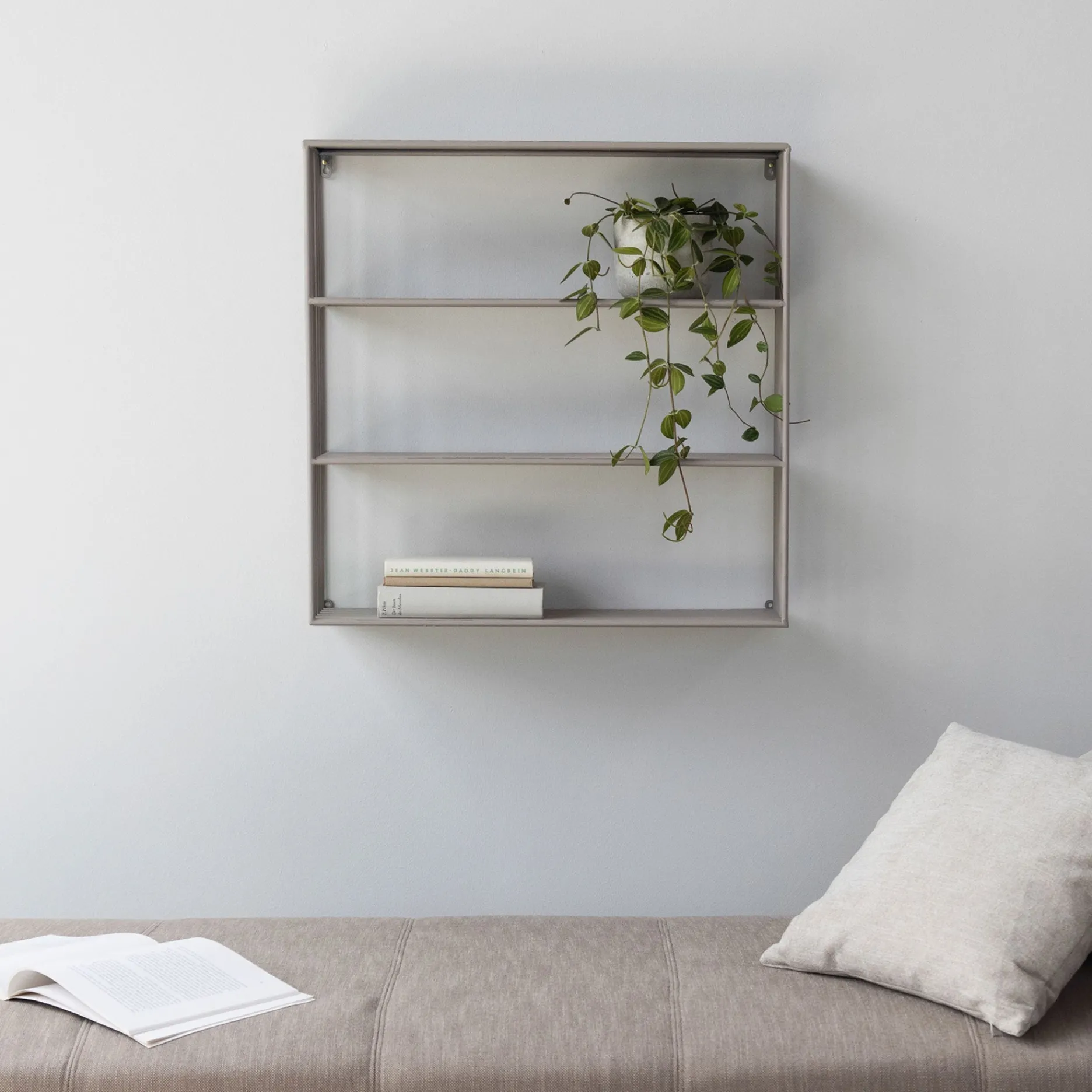 Furniture by Sinnerup Reoler-Nohr vægreol m. hylder