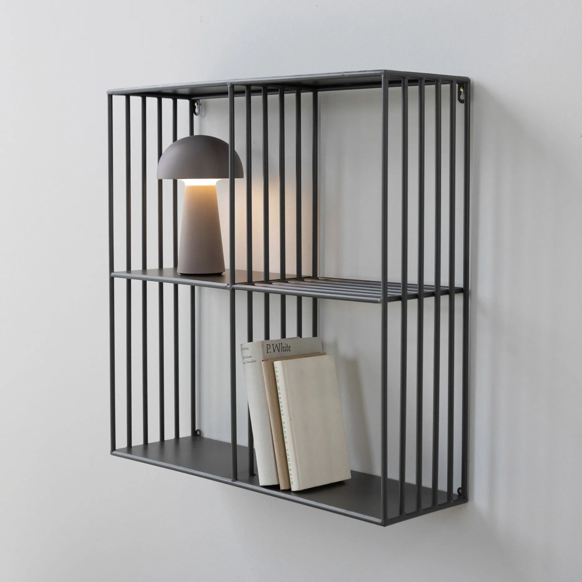 Furniture by Sinnerup Reoler-Nohr vægreol m. rum