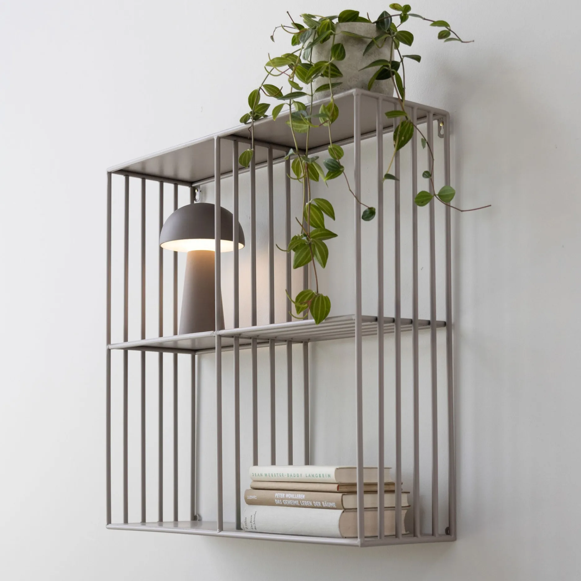 Furniture by Sinnerup Reoler-Nohr vægreol m. rum