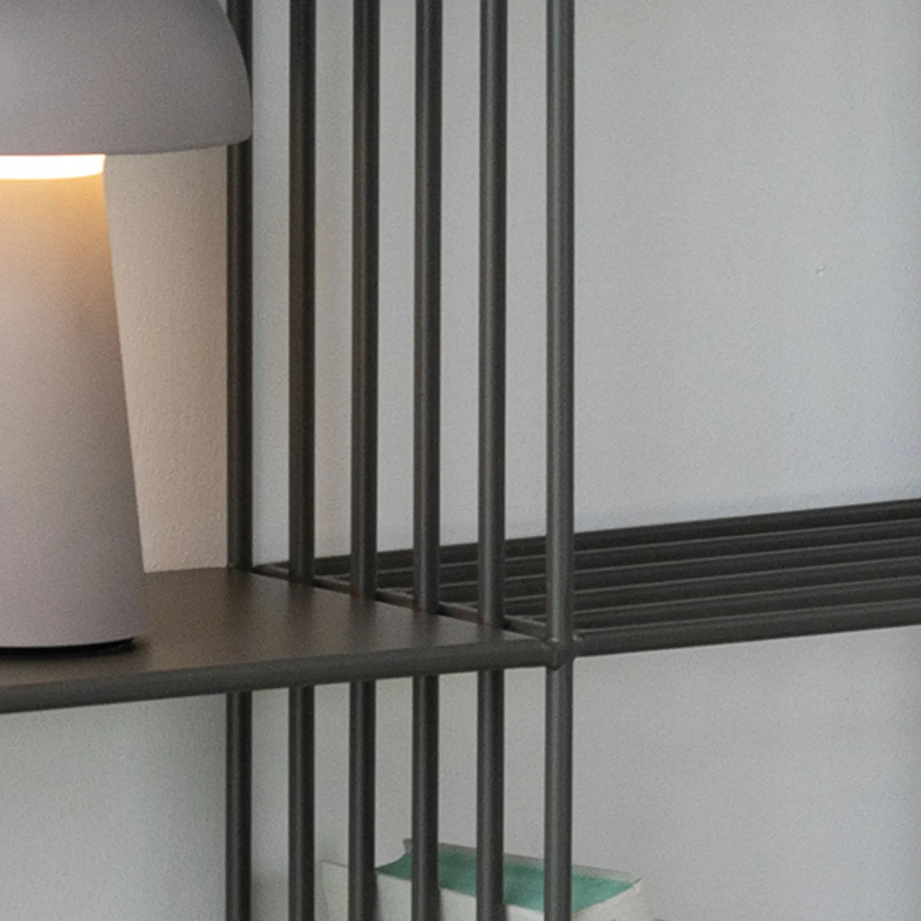 Furniture by Sinnerup Reoler-Nohr vægreol m. rum