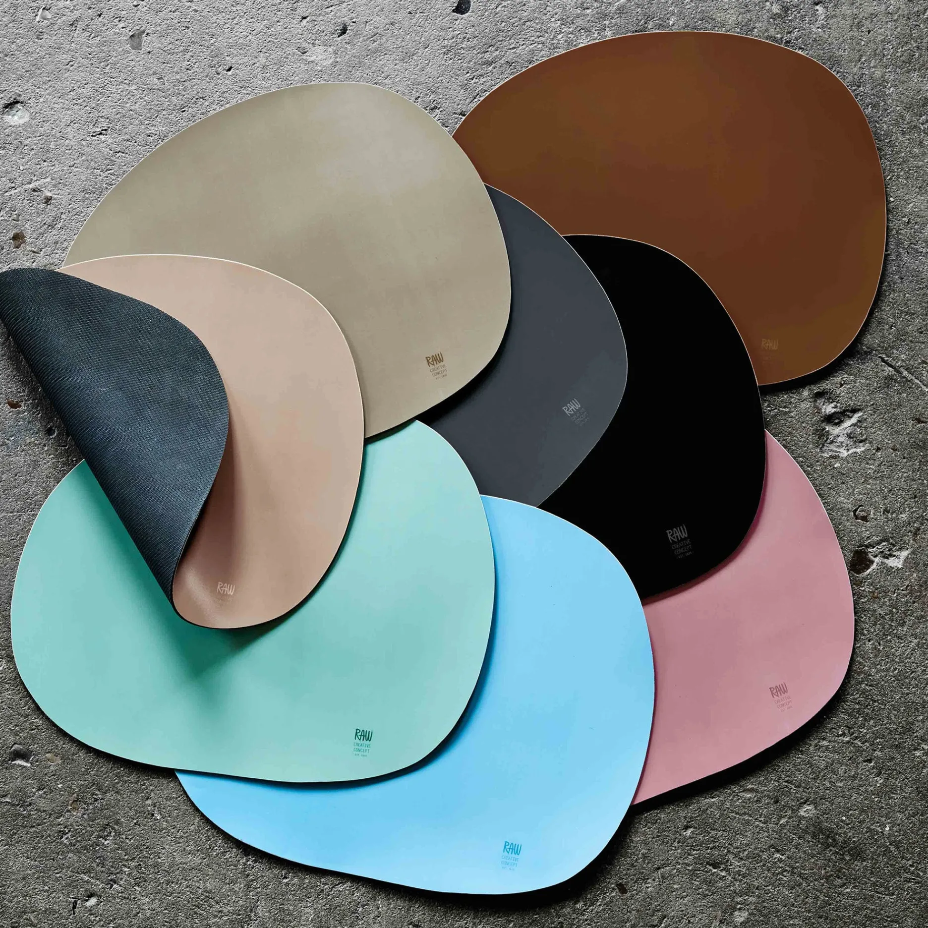 Aida Dækkeservietter-RAW dækkeserviet soft surface black