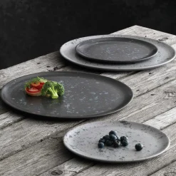 Aida Stel-RAW frokosttallerken Ø23 cm sort spotted