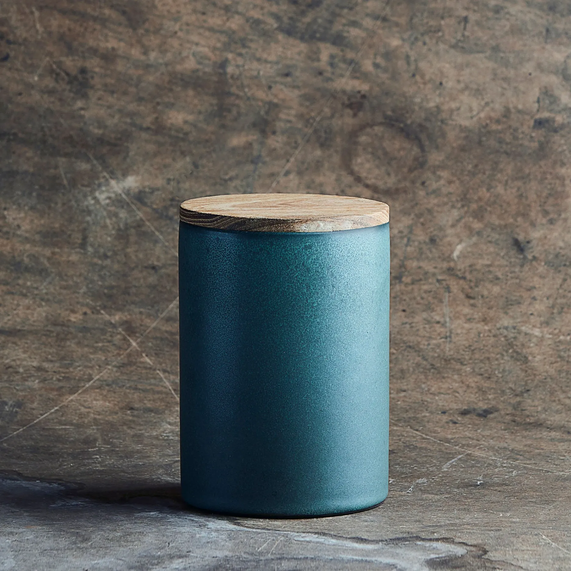 Aida Køkkenredskaber-RAW krukke med teaklåg northern green