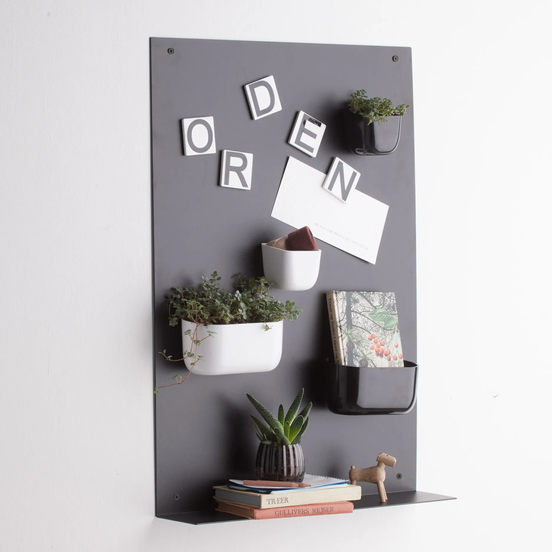 Furniture by Sinnerup Hylder|Plakater Og Billeder-Shape It opslagstavle
