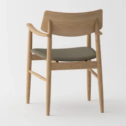 Furniture by Sinnerup Spisebordsstole-Vedersø spisebordsstol m. armlæn - Stof